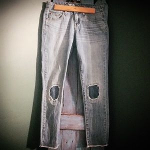 MOSSIMO DENIM BOYFRIEND CROP JEANS!!